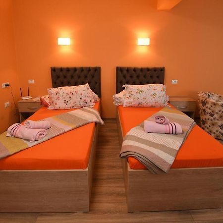 Apartament Trident Haţeg エクステリア 写真