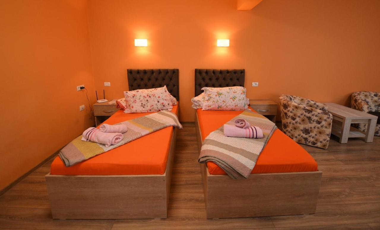 Apartament Trident Haţeg エクステリア 写真