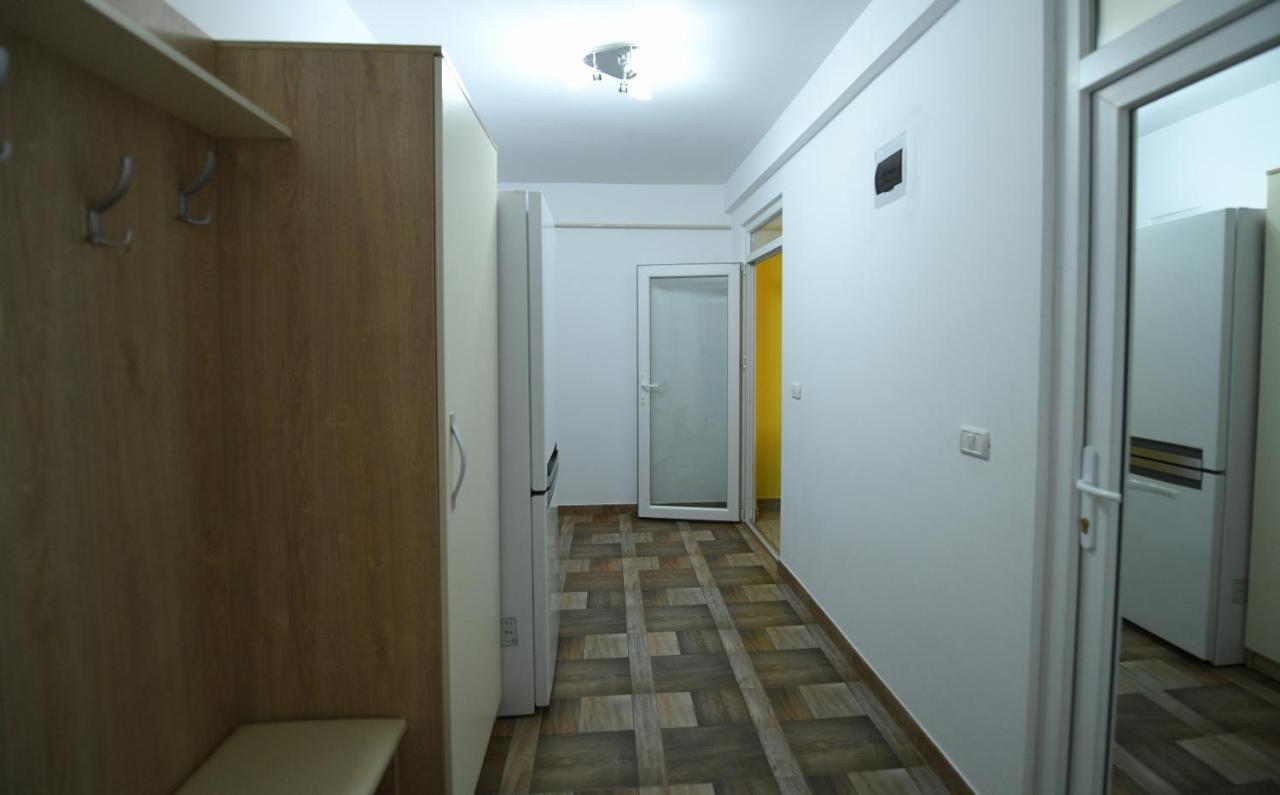 Apartament Trident Haţeg エクステリア 写真
