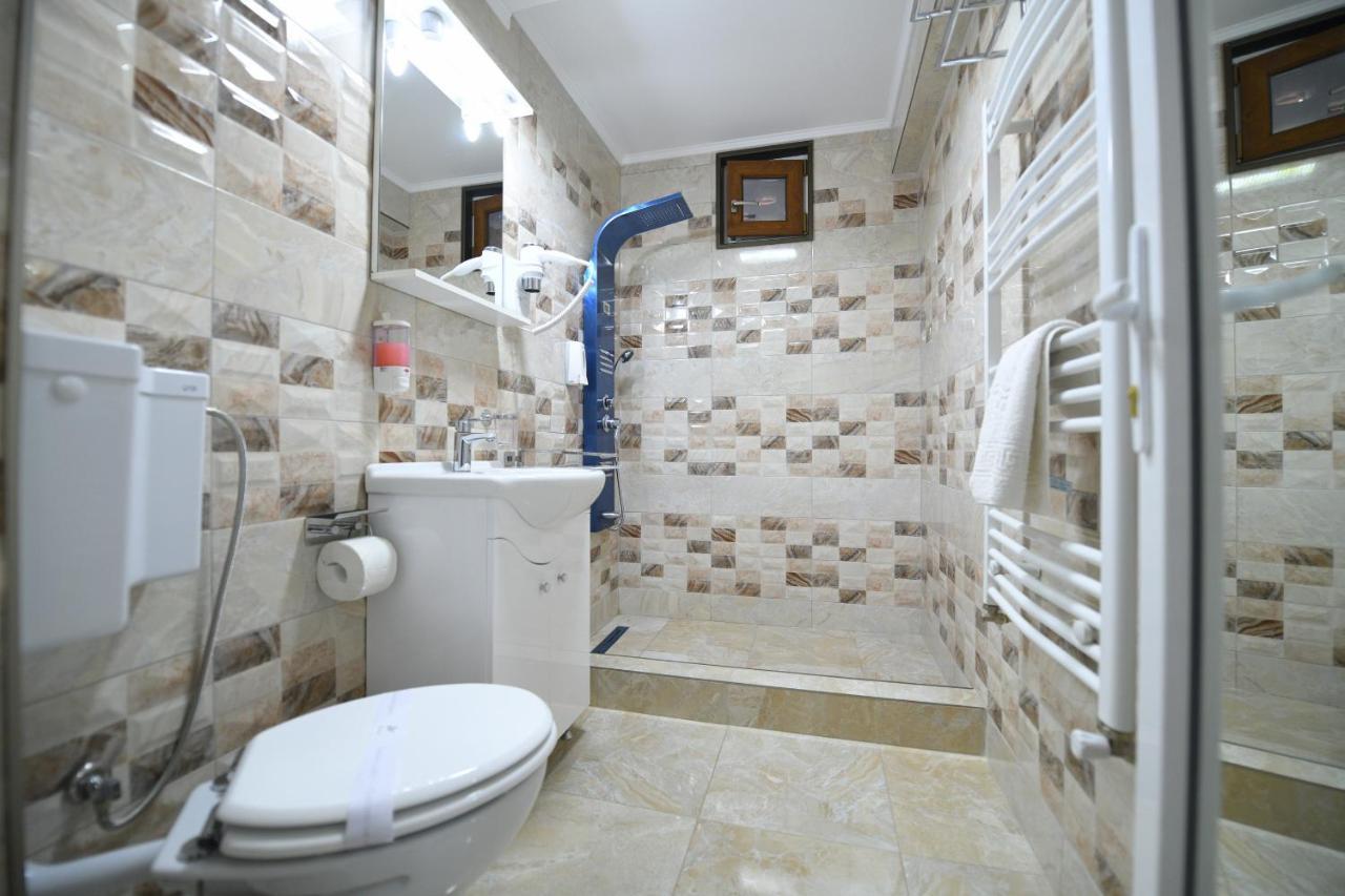 Apartament Trident Haţeg エクステリア 写真