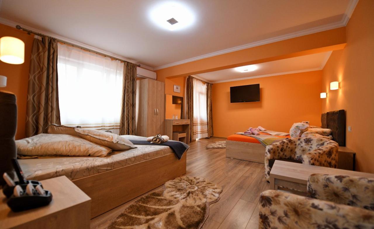 Apartament Trident Haţeg エクステリア 写真